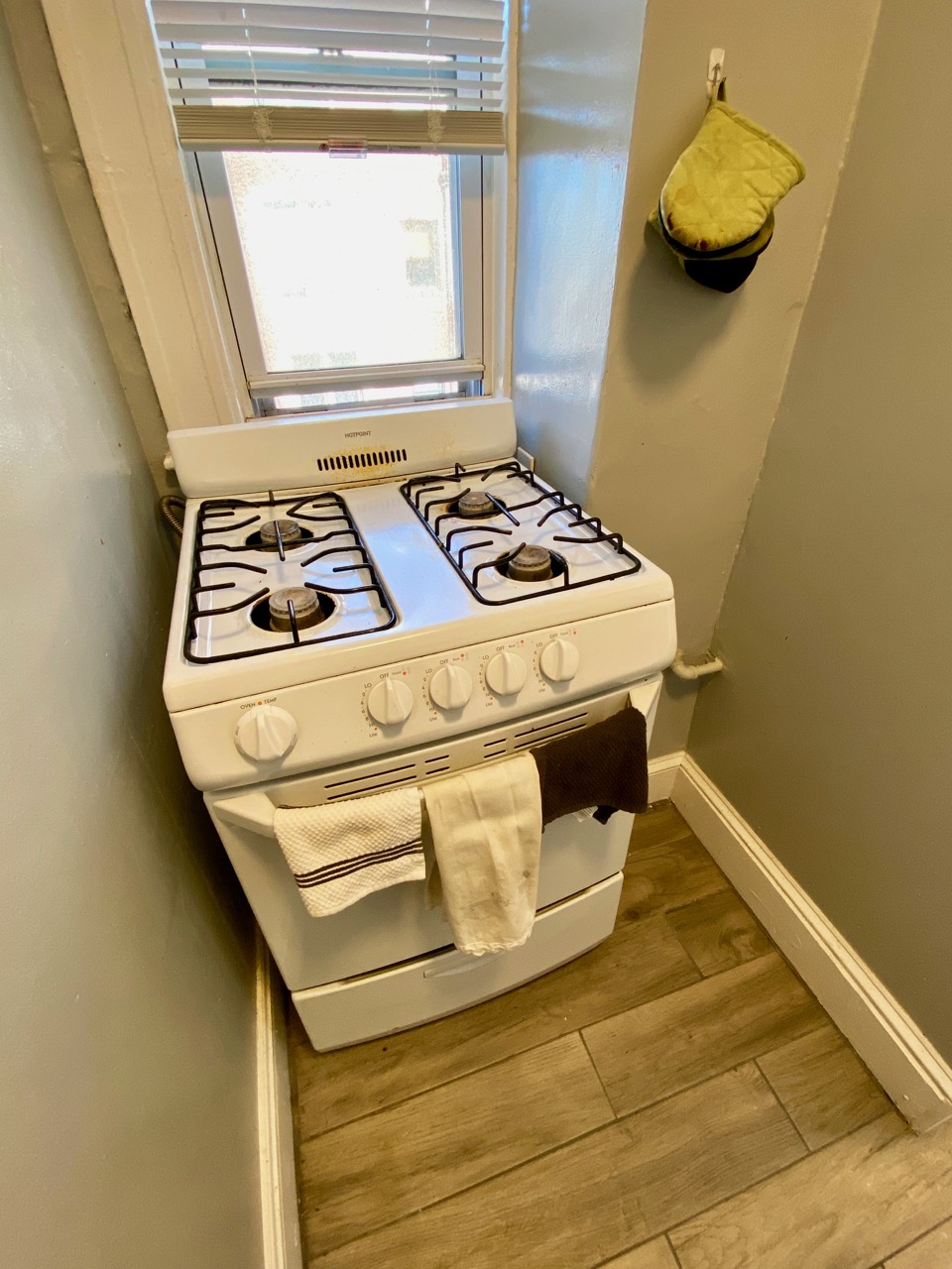3 bed, 1 bath apartment for rent at 1496 Commonwealth Ave Unit 6, Brighton — photo 4 of 16