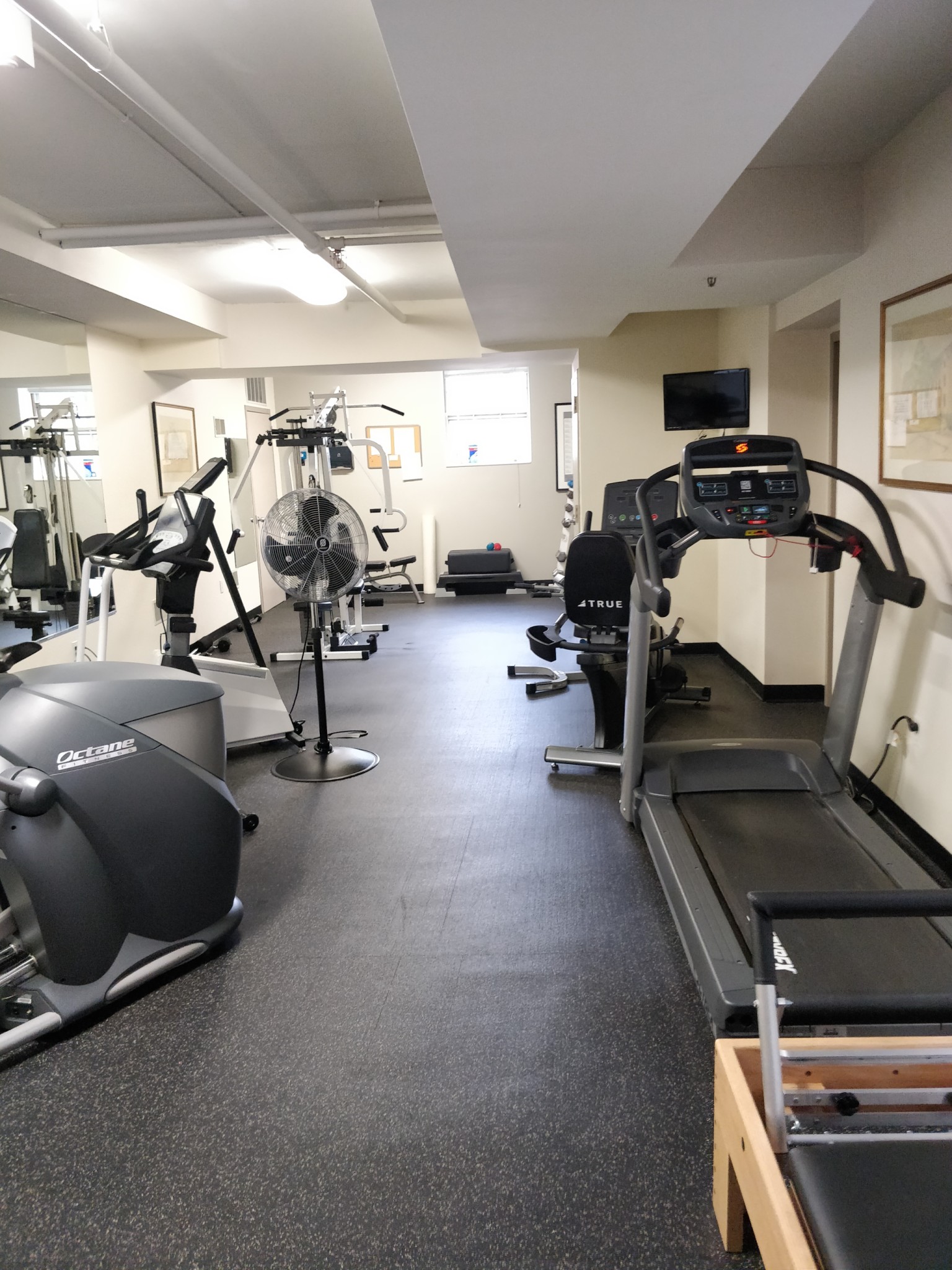 65 Glen Rd, Brookline Village