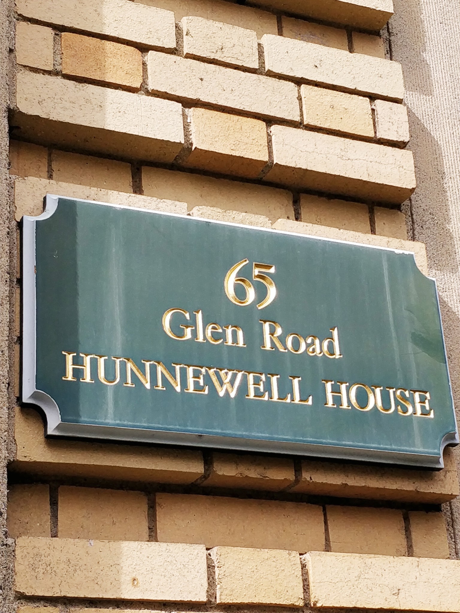 65 Glen Rd, Brookline Village