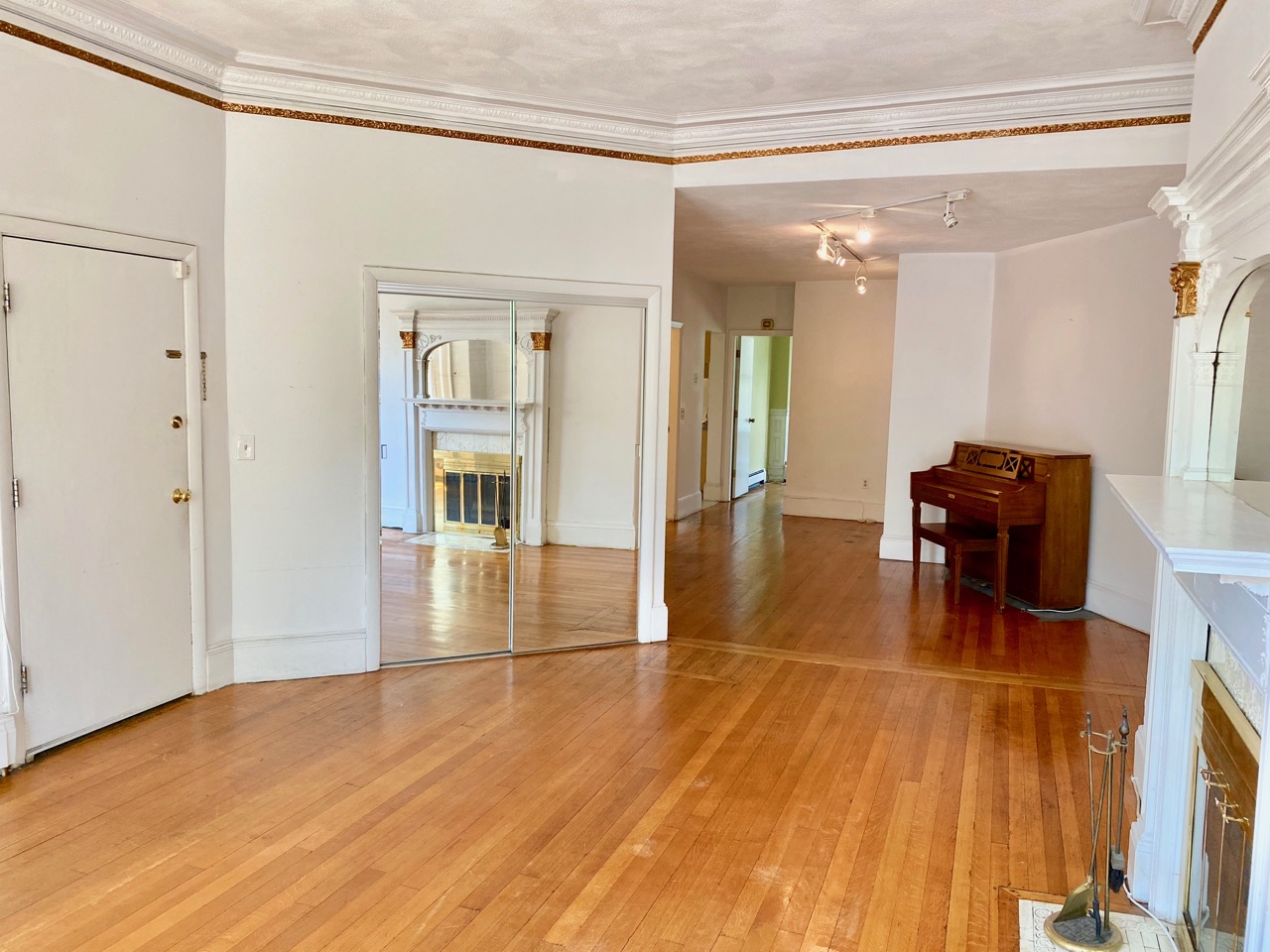 1738 Beacon St, Allston