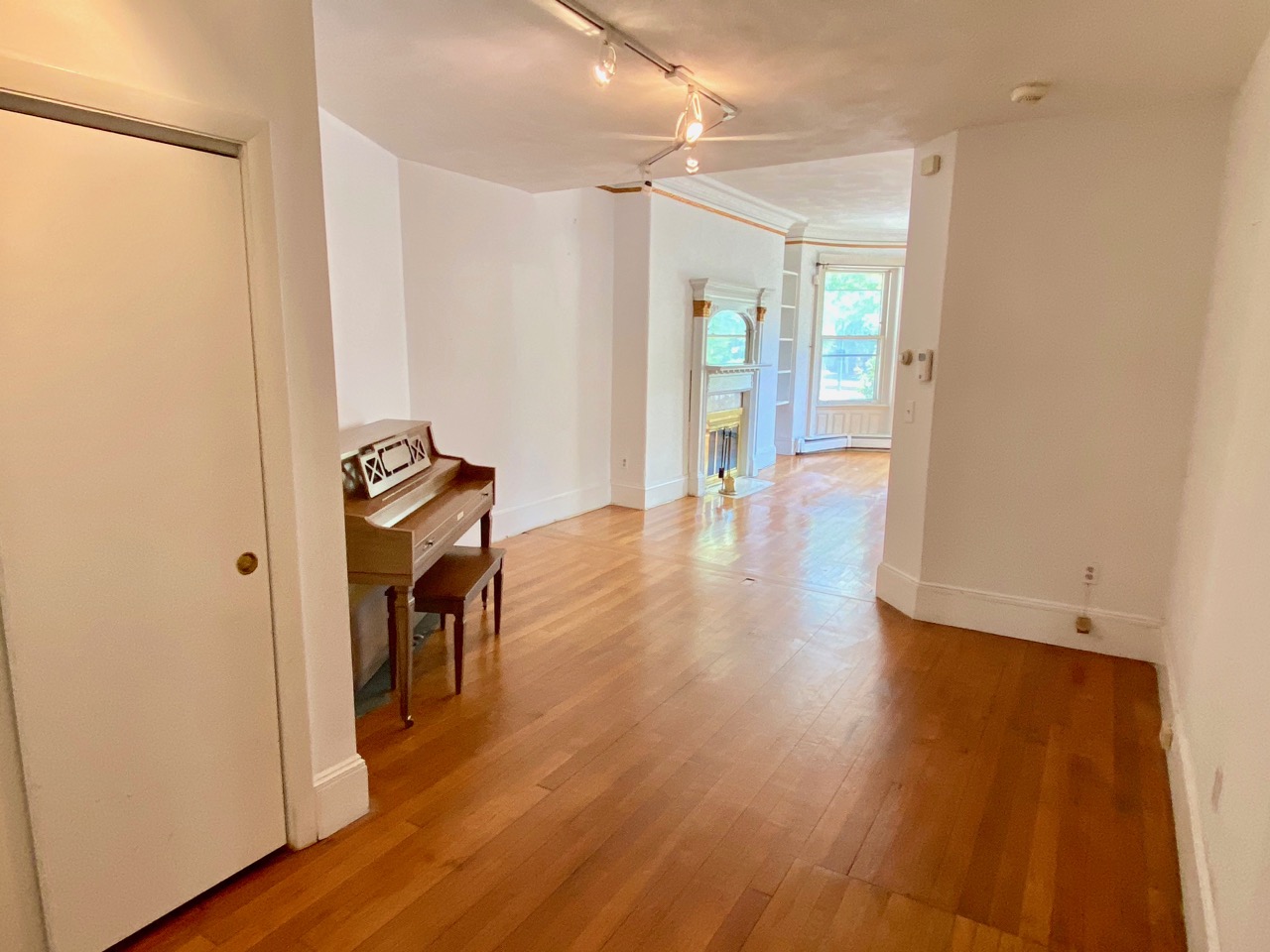 1738 Beacon St, Allston