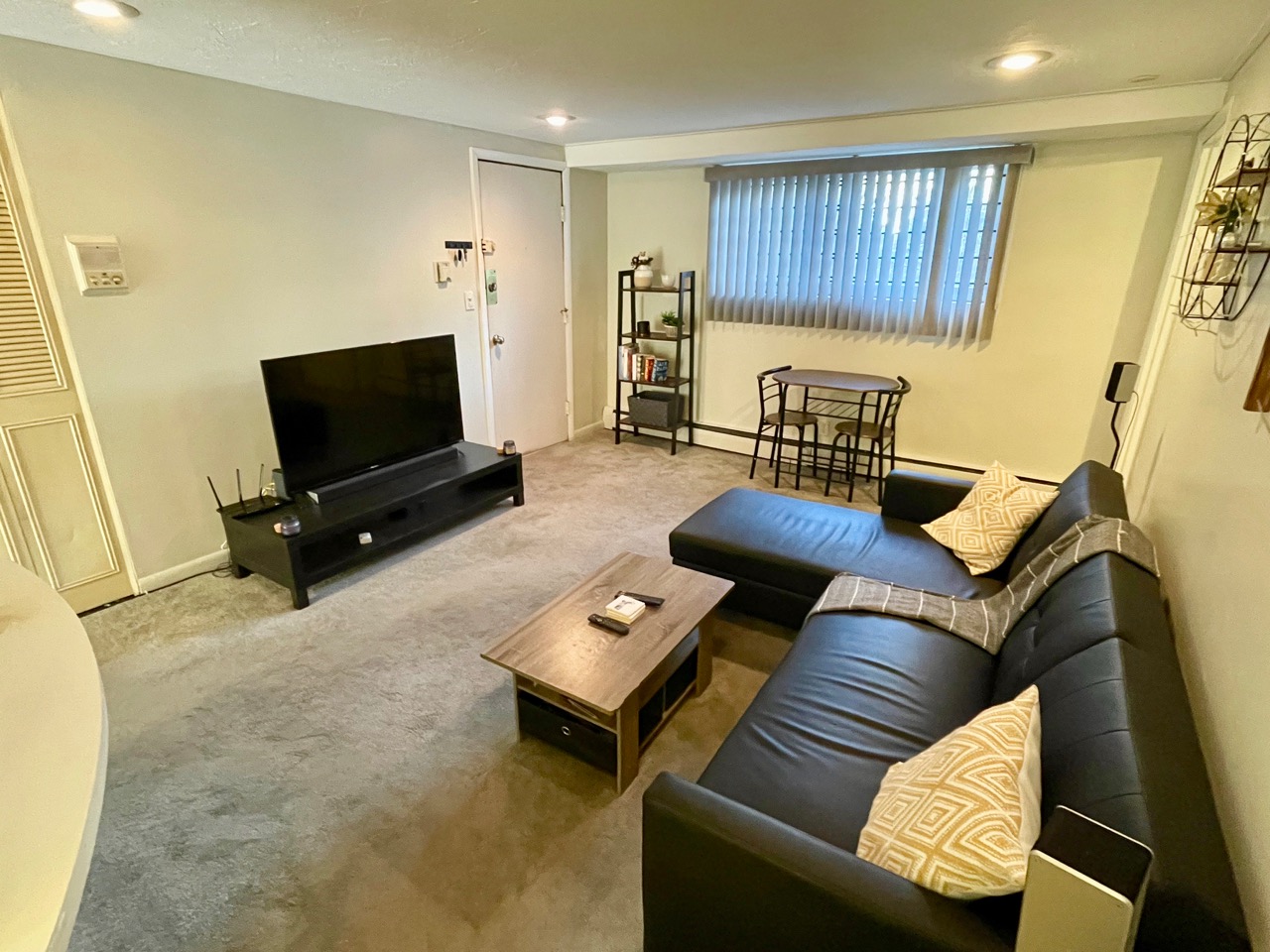 2 bed, 1 bath apartment for rent at 1714 Commonwealth Ave Unit 1, Brighton — photo 3 of 14