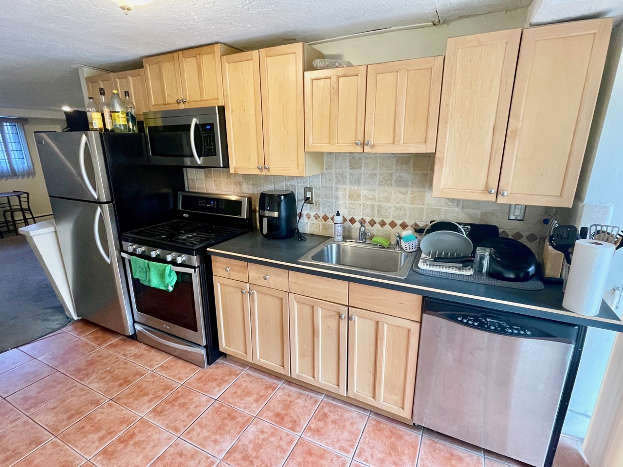 2 bed, 1 bath apartment for rent at 1714 Commonwealth Ave Unit 1, Brighton — photo 5 of 14
