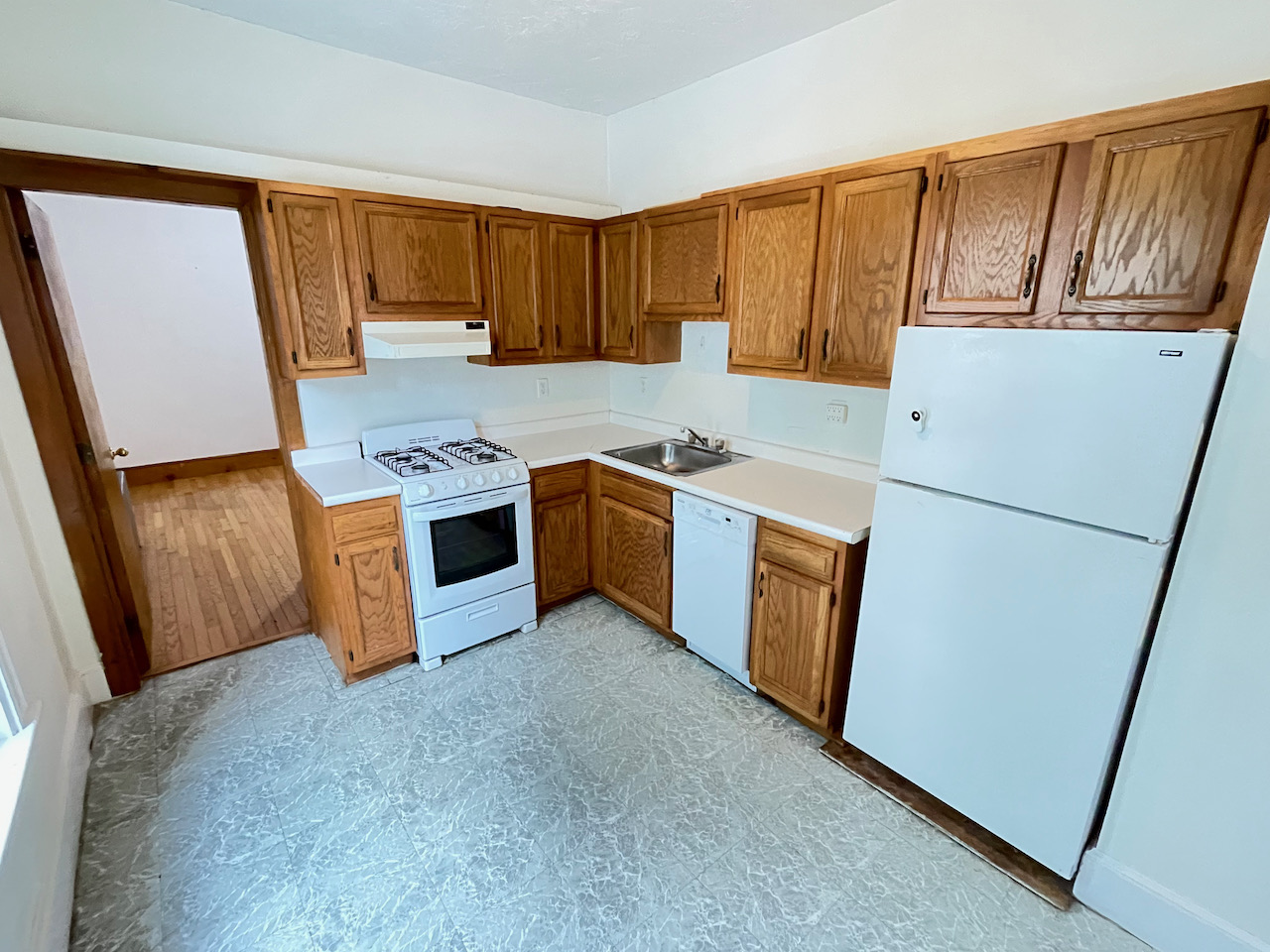 2 bed, 1 bath apartment for rent at 28 Foster St Unit 1, Brighton — photo 3 of 12