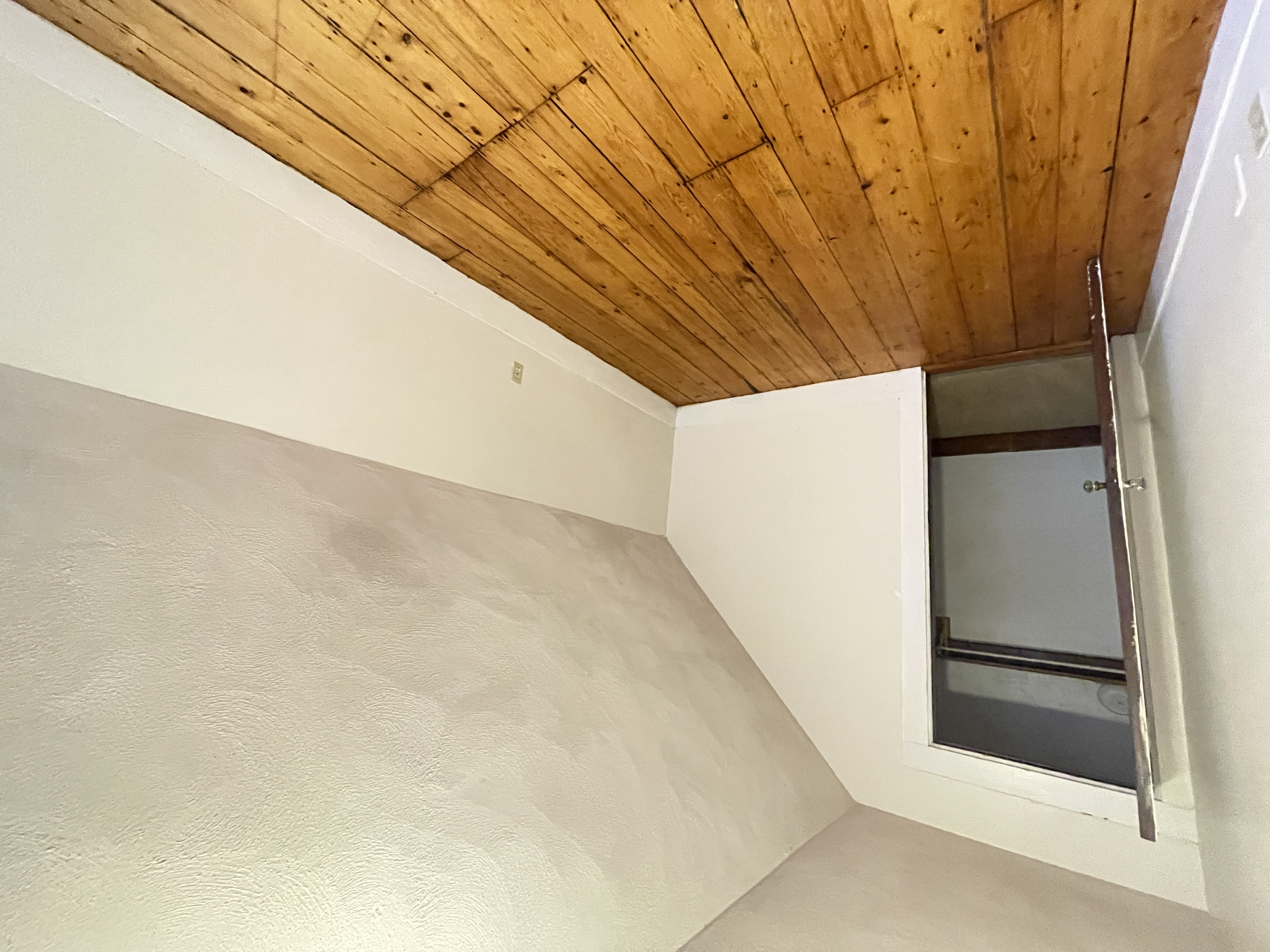 4 bed, 2 bath apartment for rent at 32 Foster St Unit 1, Brighton — photo 5 of 17
