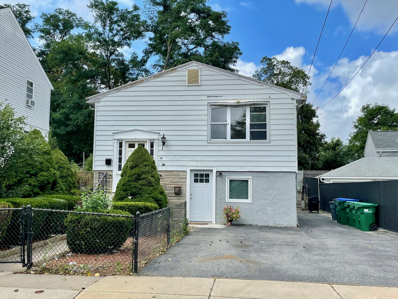 3 bed, 1 bath apartment for rent at 35 Hancock Ave Unit 2, Medford