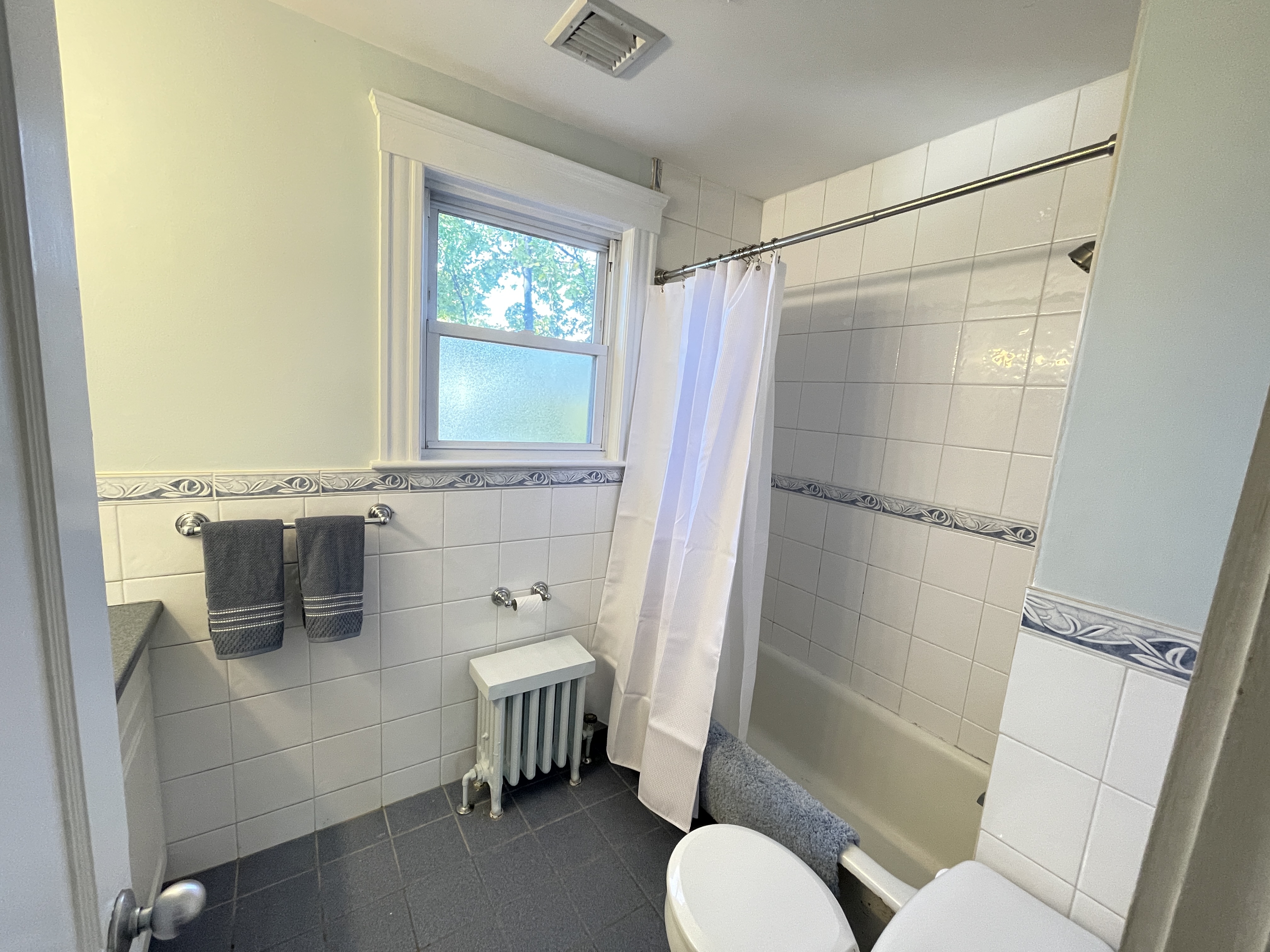 2.5 bed, 1 bath apartment for rent at 7 Riverview Rd Unit 2, Brighton — photo 11 of 26