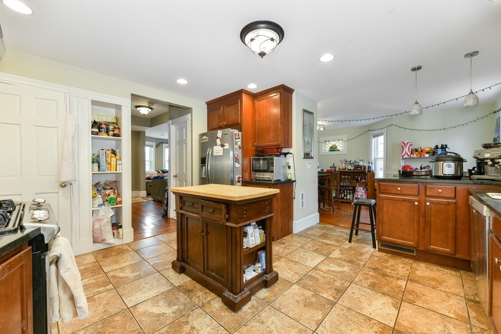 6 Windom St, Allston