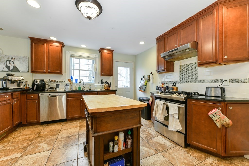 6 Windom St, Allston