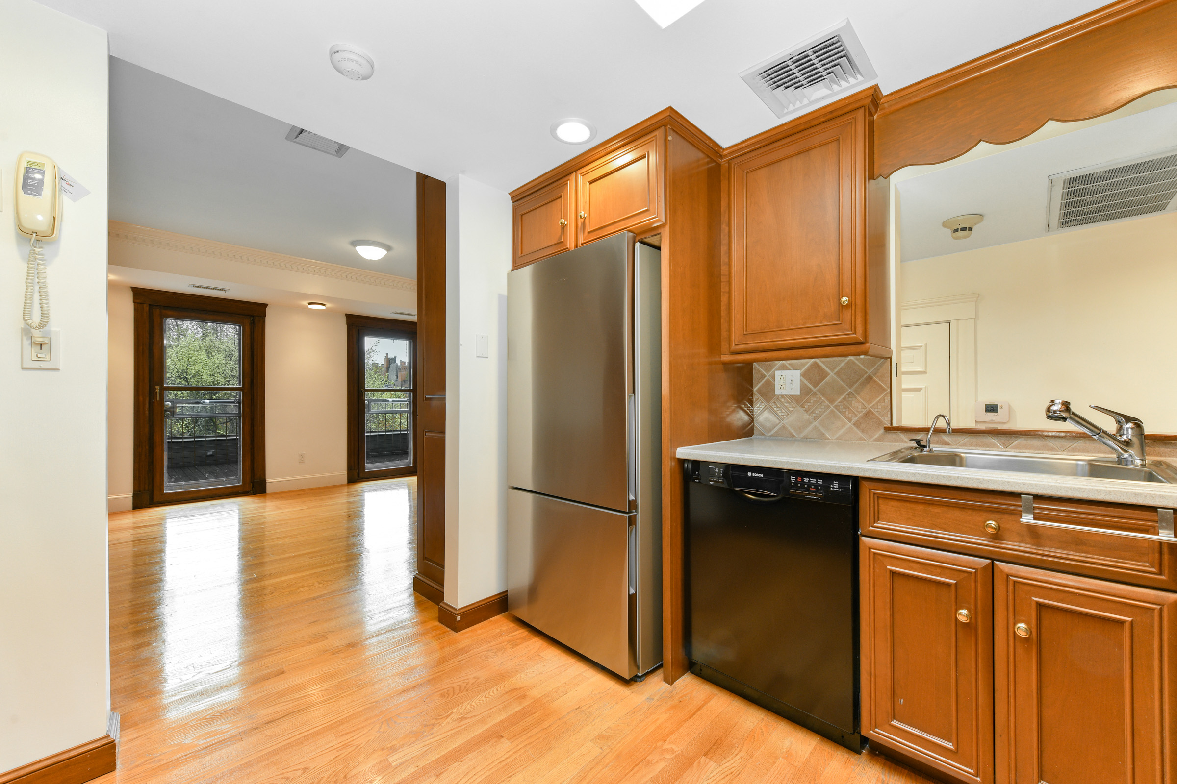 218 Commonwealth Ave, Back Bay