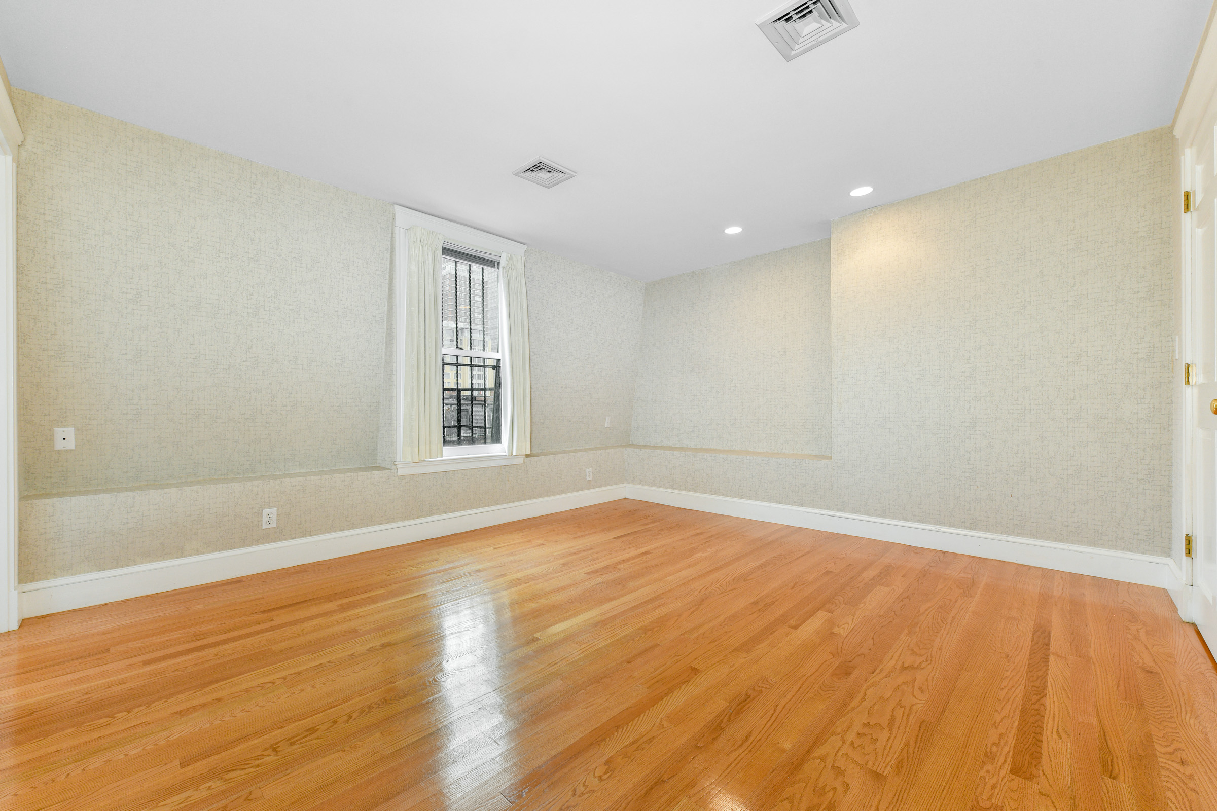 218 Commonwealth Ave, Back Bay