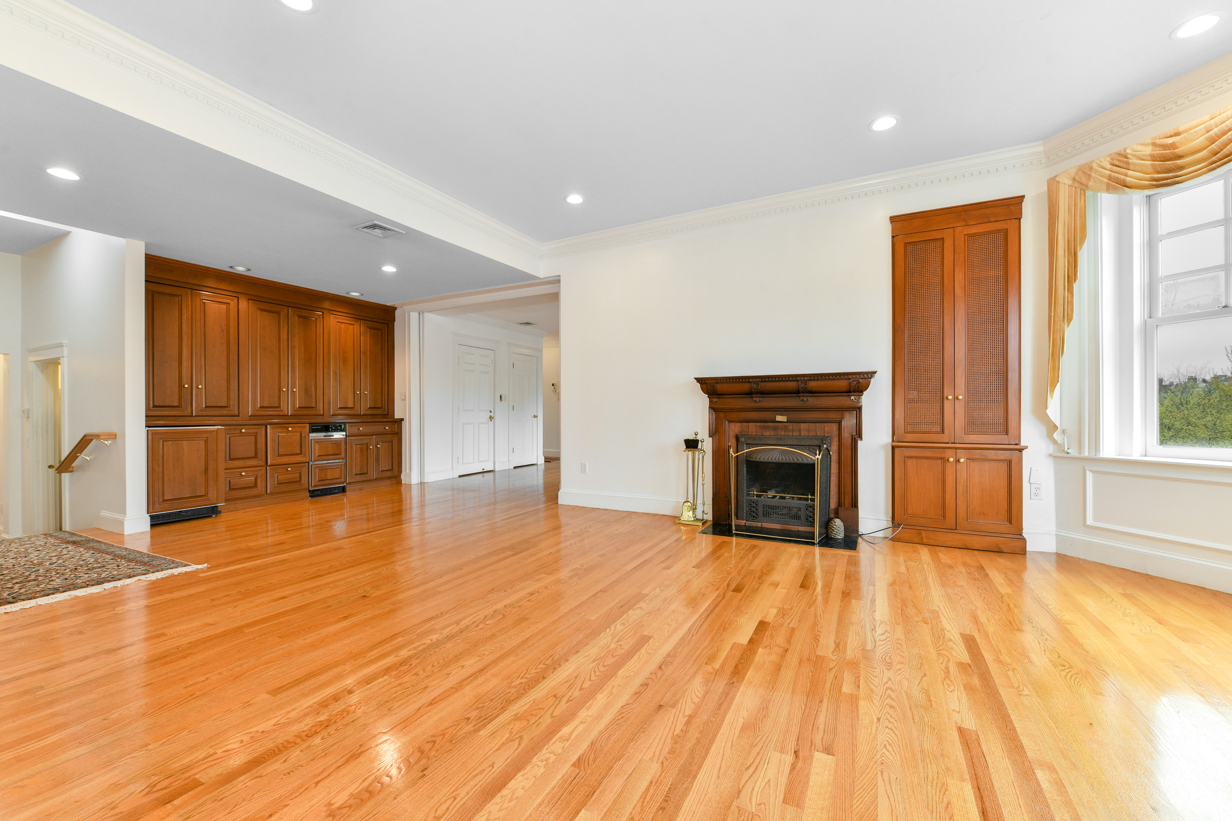 218 Commonwealth Ave, Back Bay