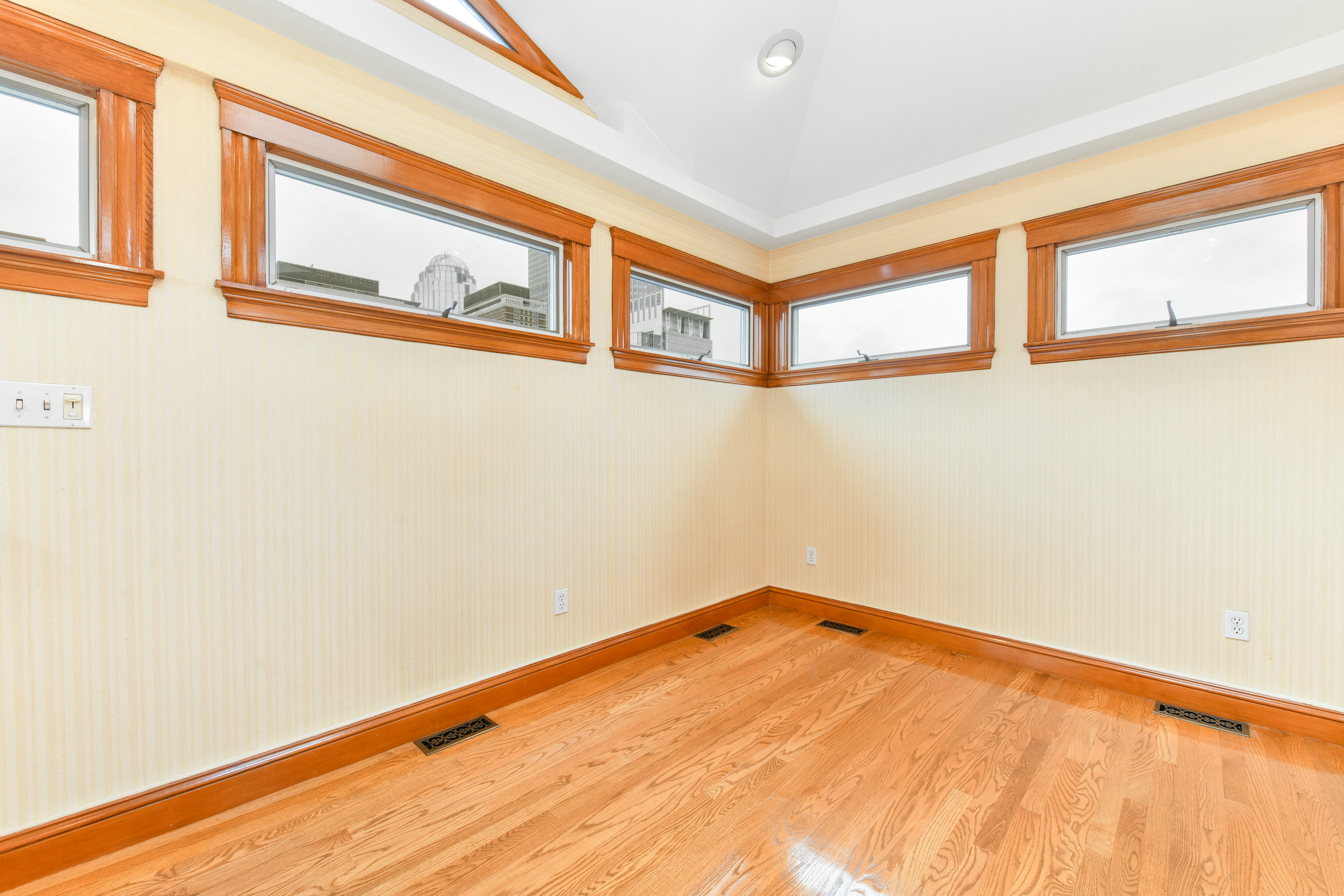 218 Commonwealth Ave, Back Bay