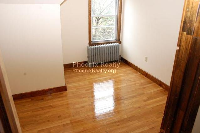 5 Ashford St, Allston