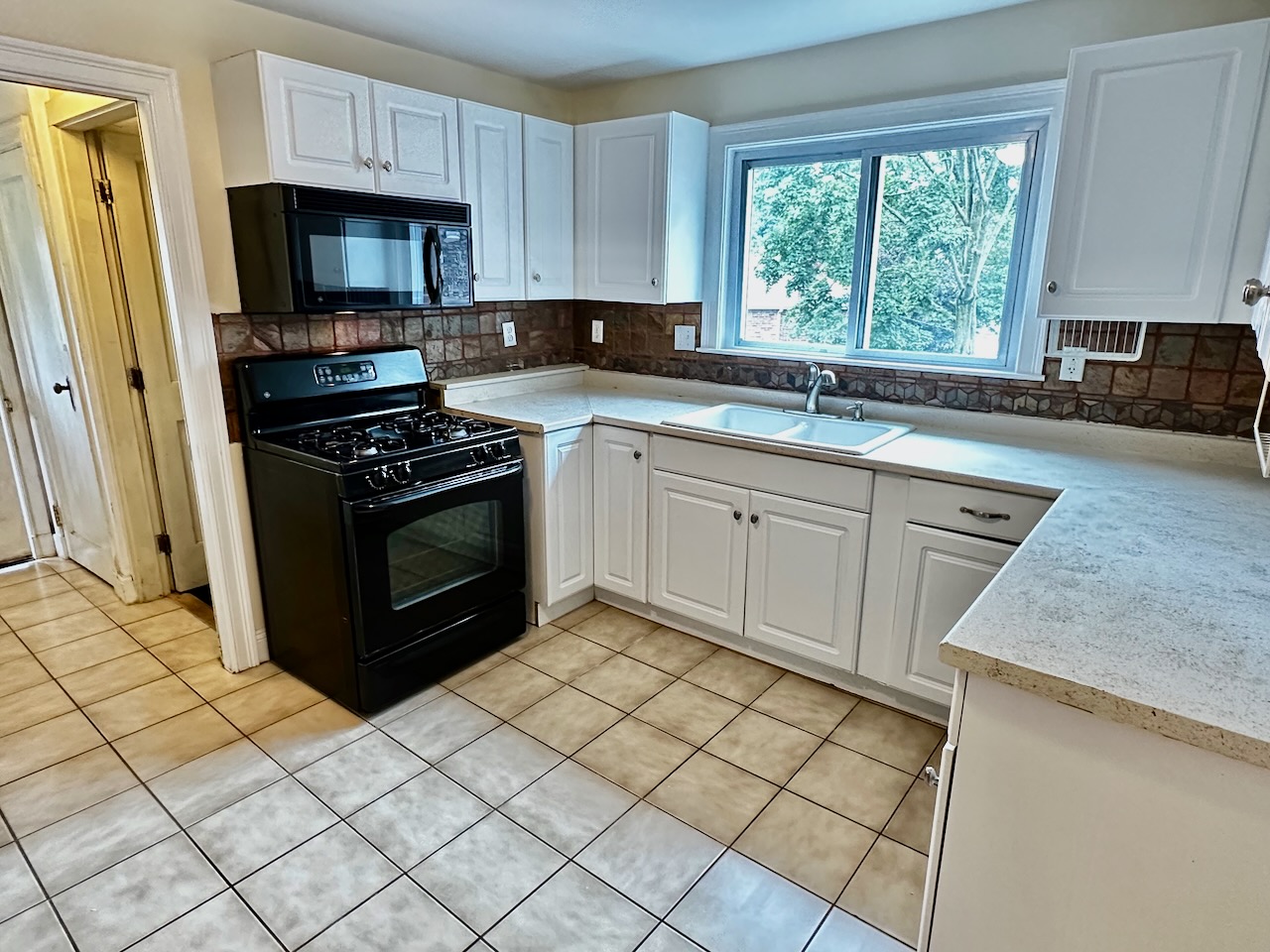 27 Heath St, Chestnut Hill