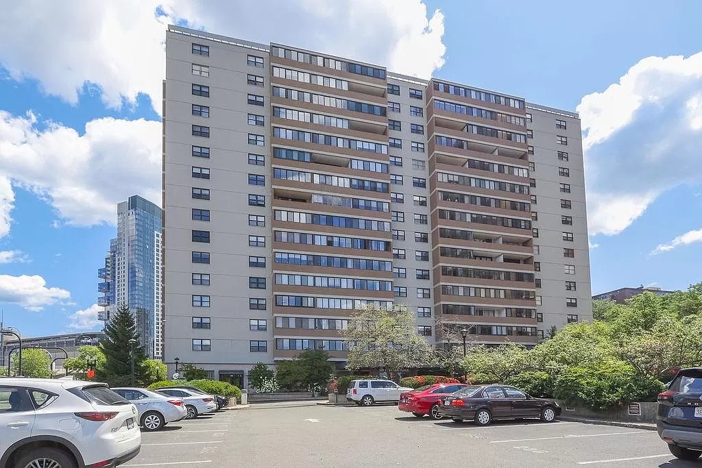 6 Whittier Pl, West End