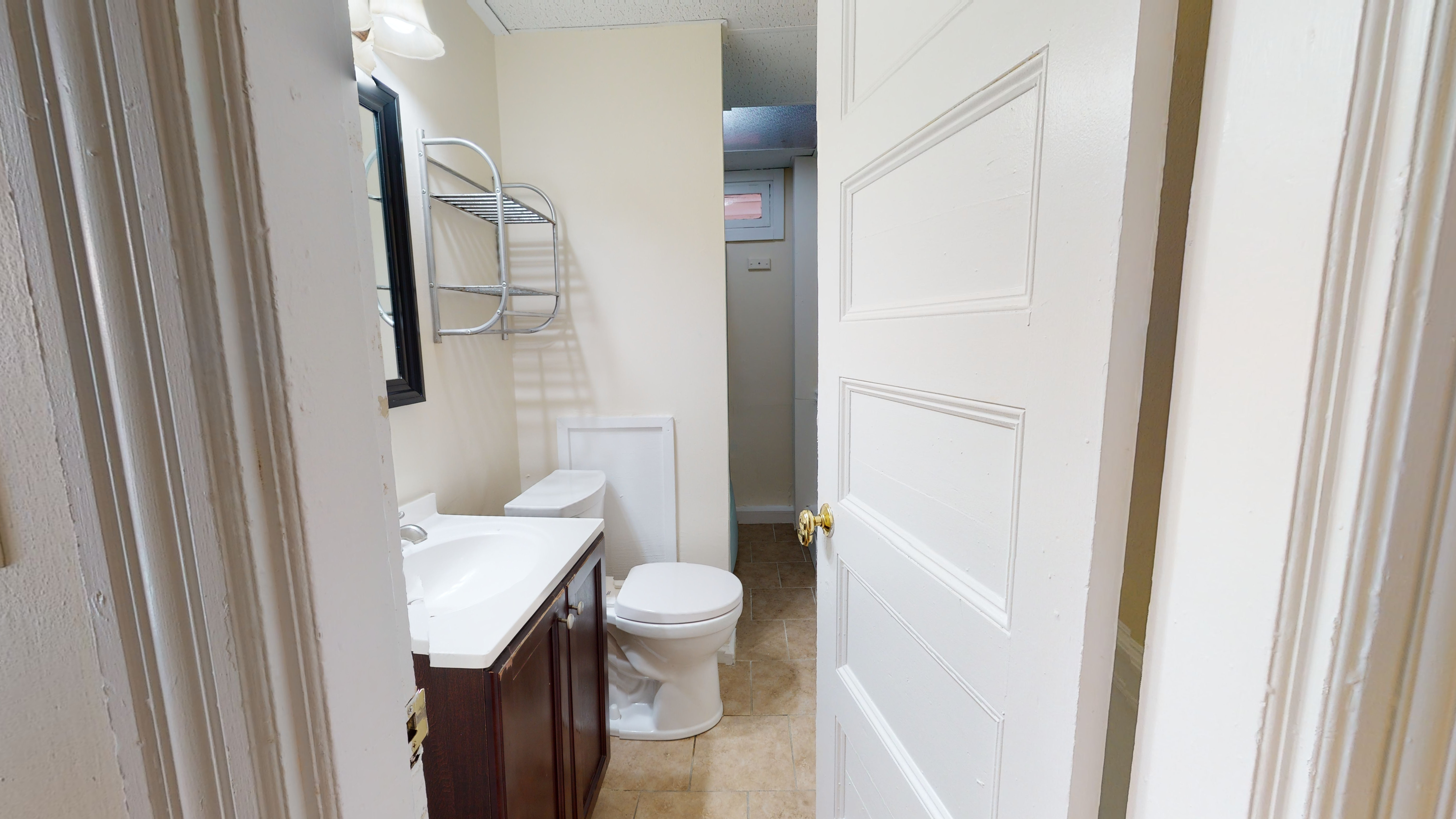 Photos of apartment on Linden St.,Boston MA 02134