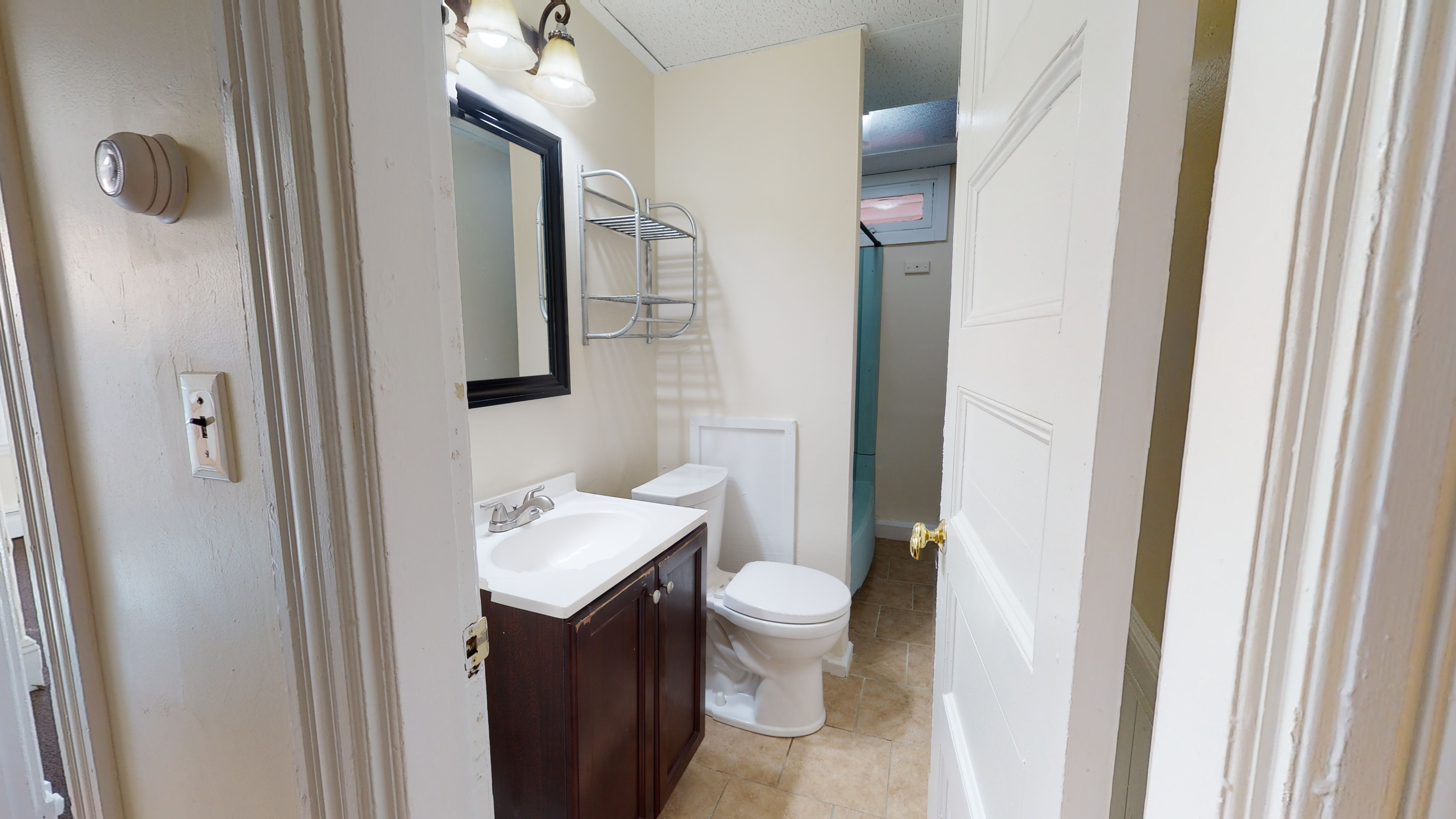Photos of apartment on Linden St.,Boston MA 02134