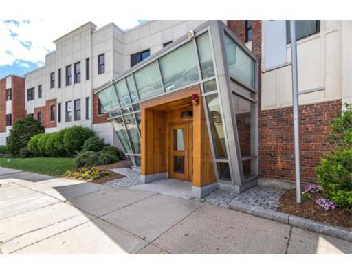 99 Chestnut Hill Ave, Brighton