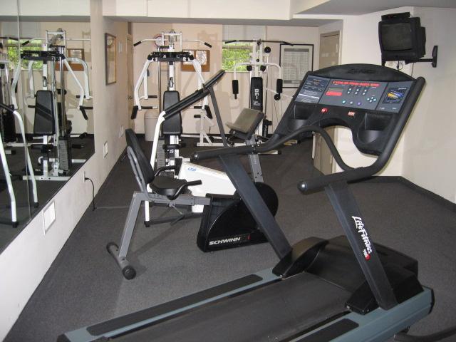 65 Glen Rd, Brookline Village