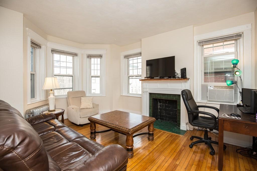 5 Spofford Rd, Allston