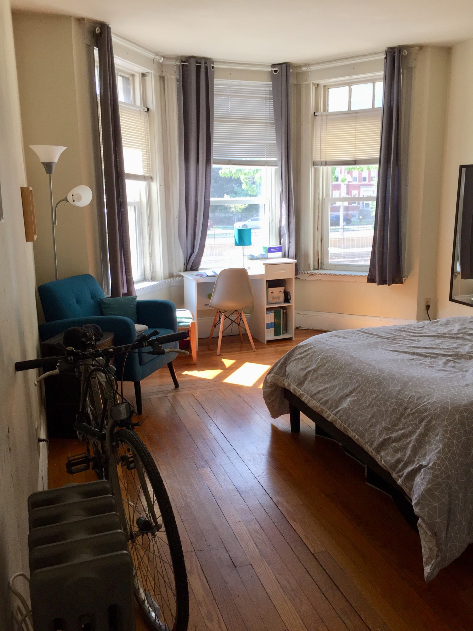 3 bed, 1 bath apartment for rent at 1307 Commonwealth Ave Unit 2, Allston — photo 5 of 21