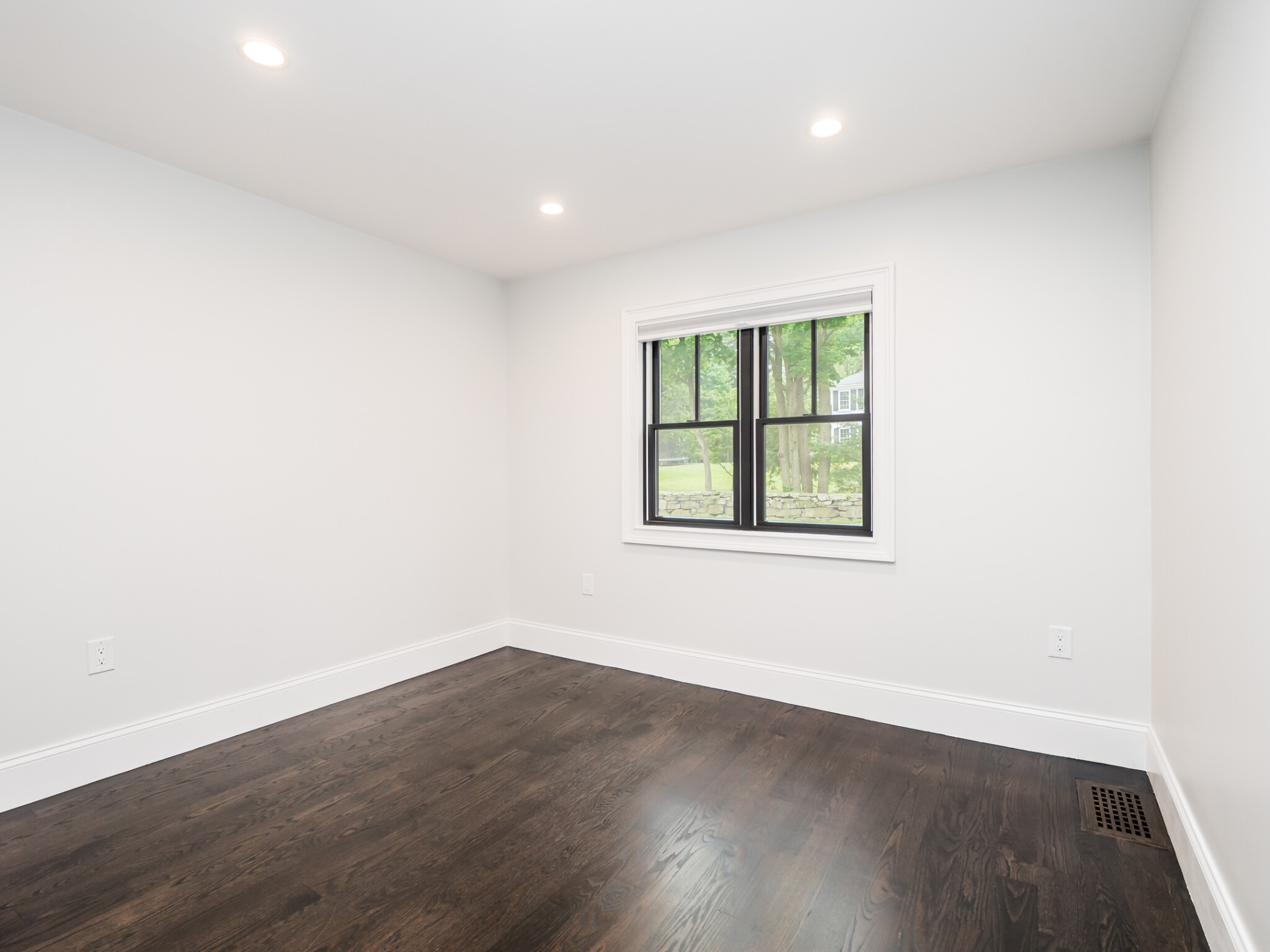 3 bed, 2 bath apartment for rent at 31 Heath St Unit 1, Brookline — photo 16 of 25