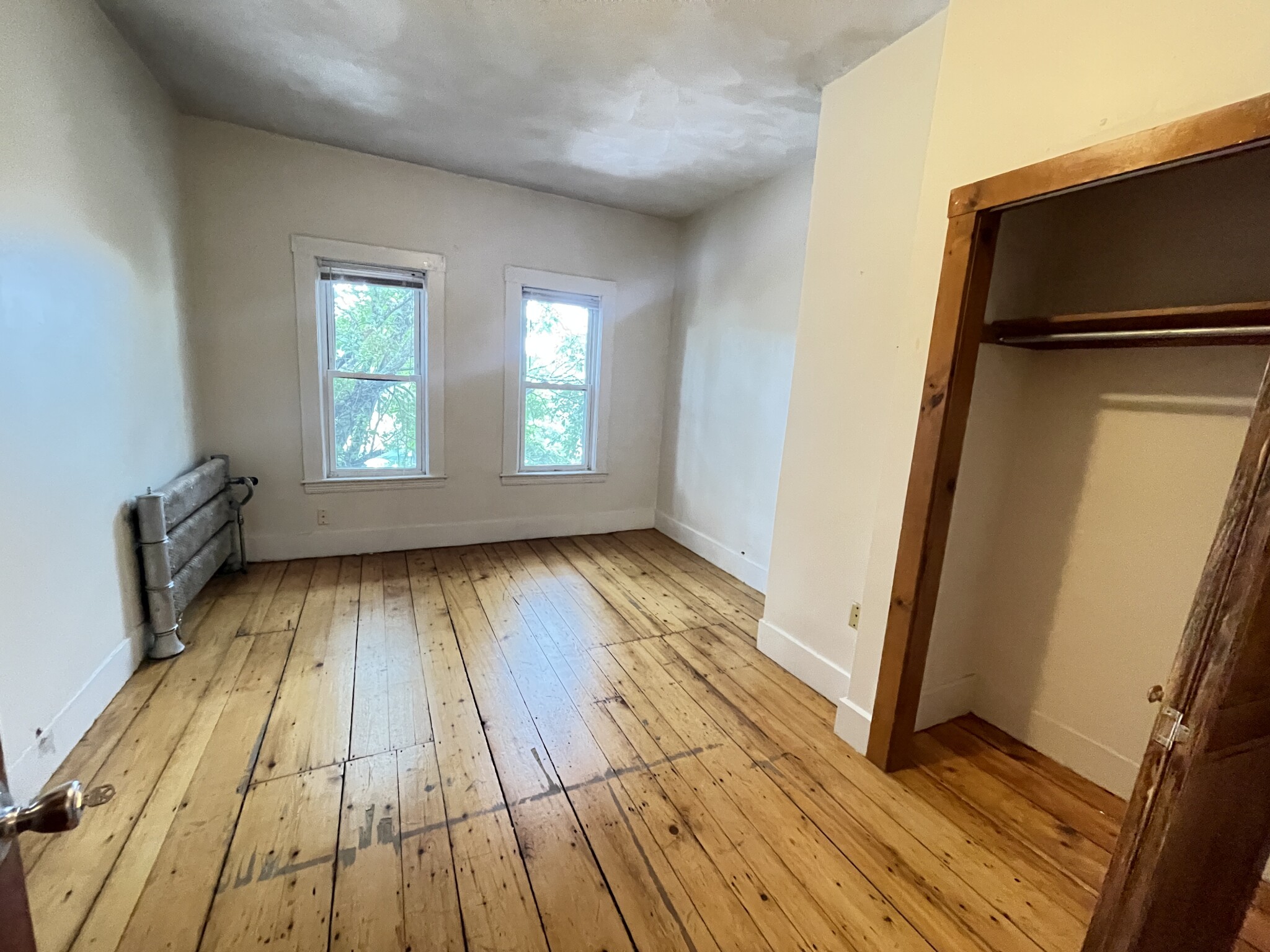 4 bed, 2 bath apartment for rent at 32 Foster St, Brighton — photo 8 of 17