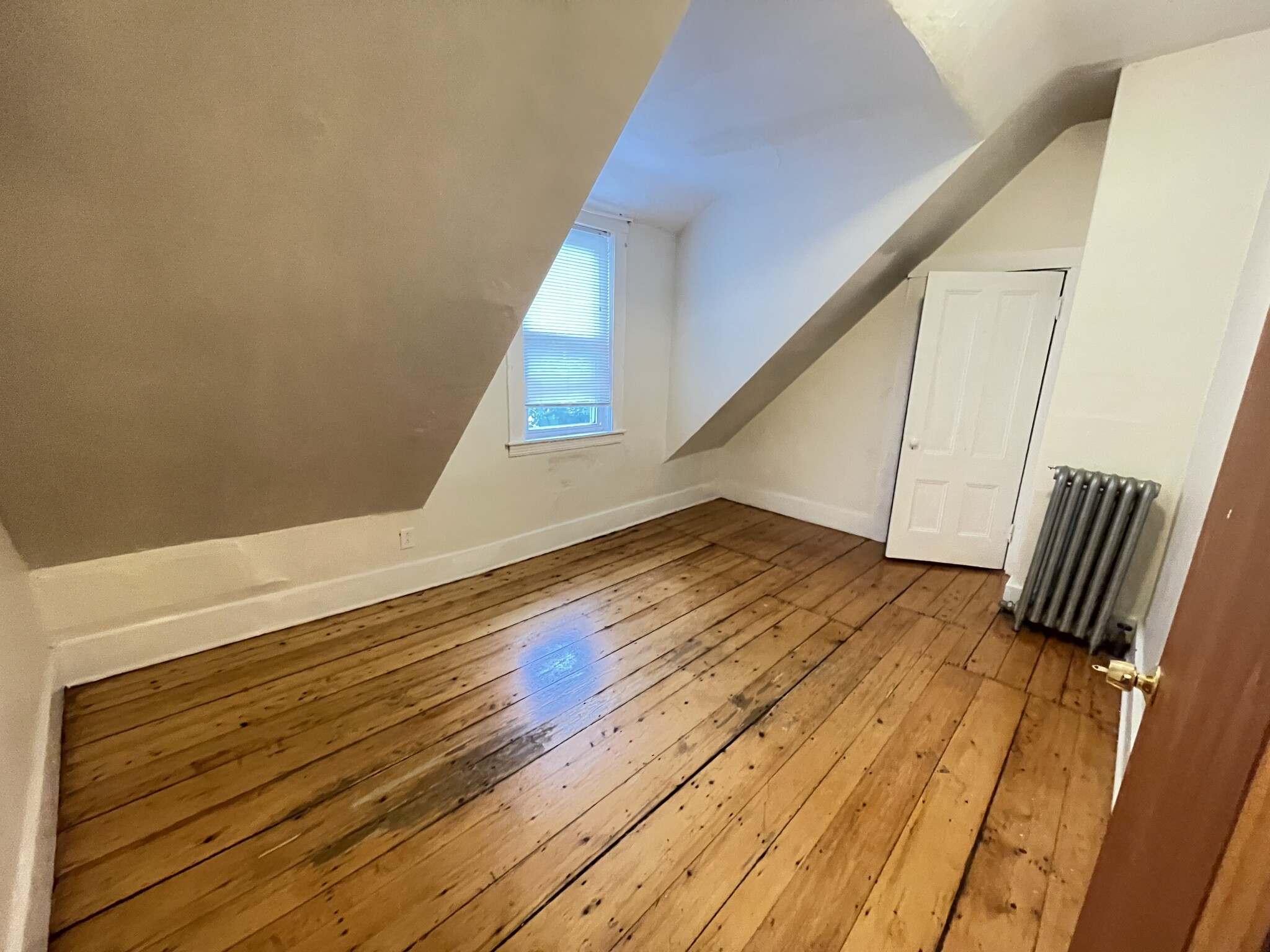 4 bed, 2 bath apartment for rent at 32 Foster St, Brighton — photo 10 of 17