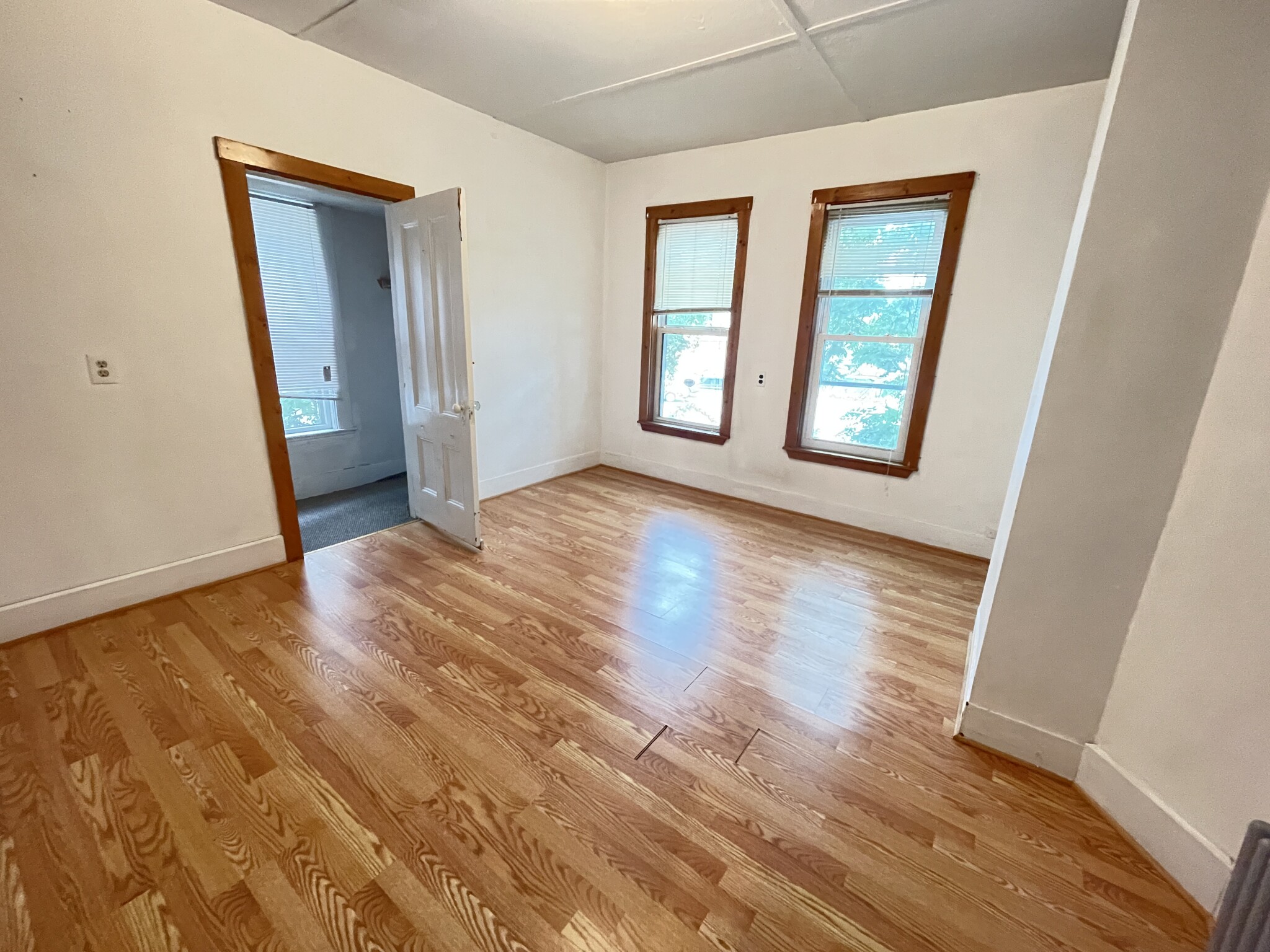 4 bed, 2 bath apartment for rent at 32 Foster St, Brighton — photo 12 of 17