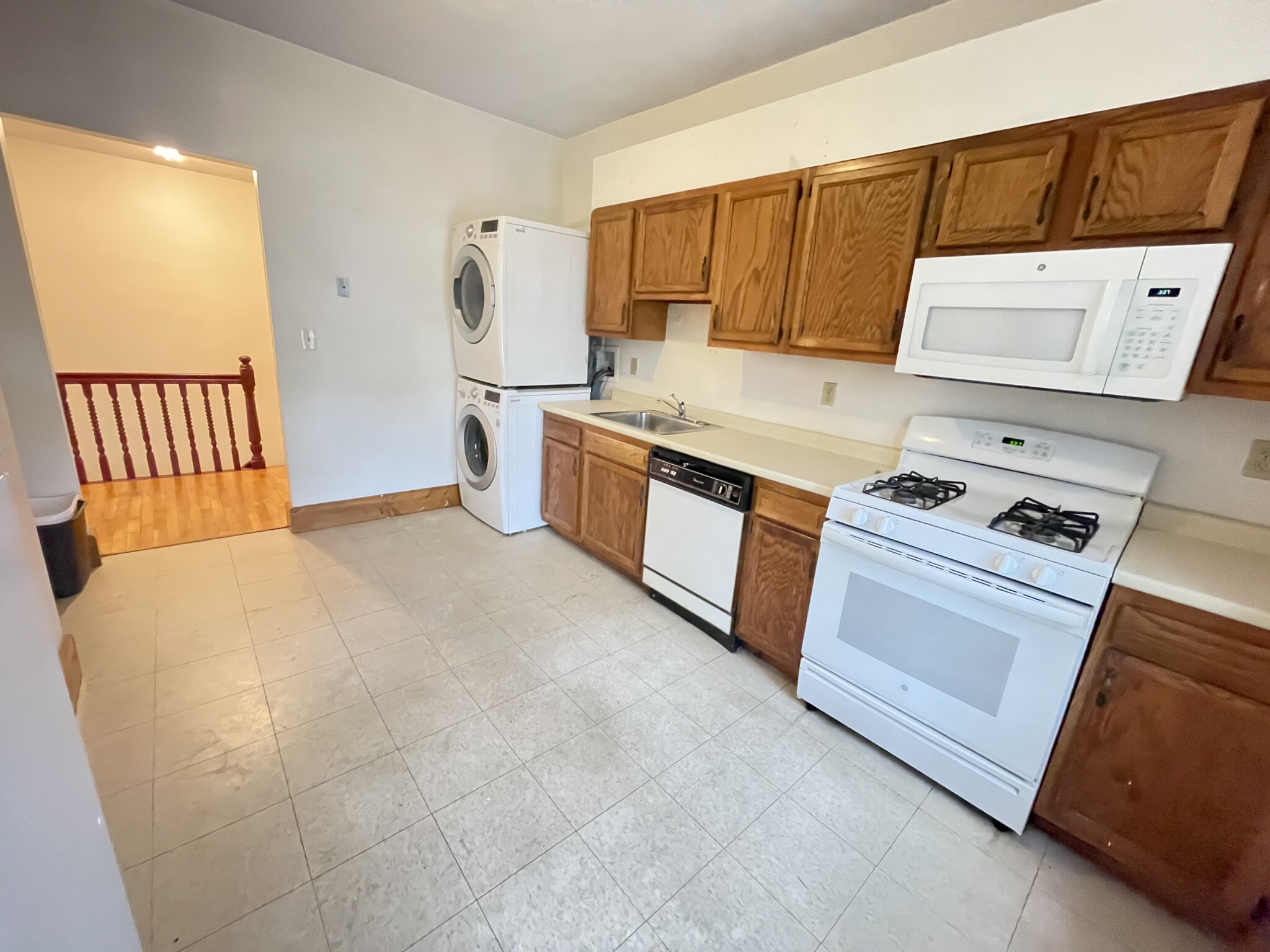 4 bed, 2 bath apartment for rent at 32 Foster St, Brighton — photo 4 of 17