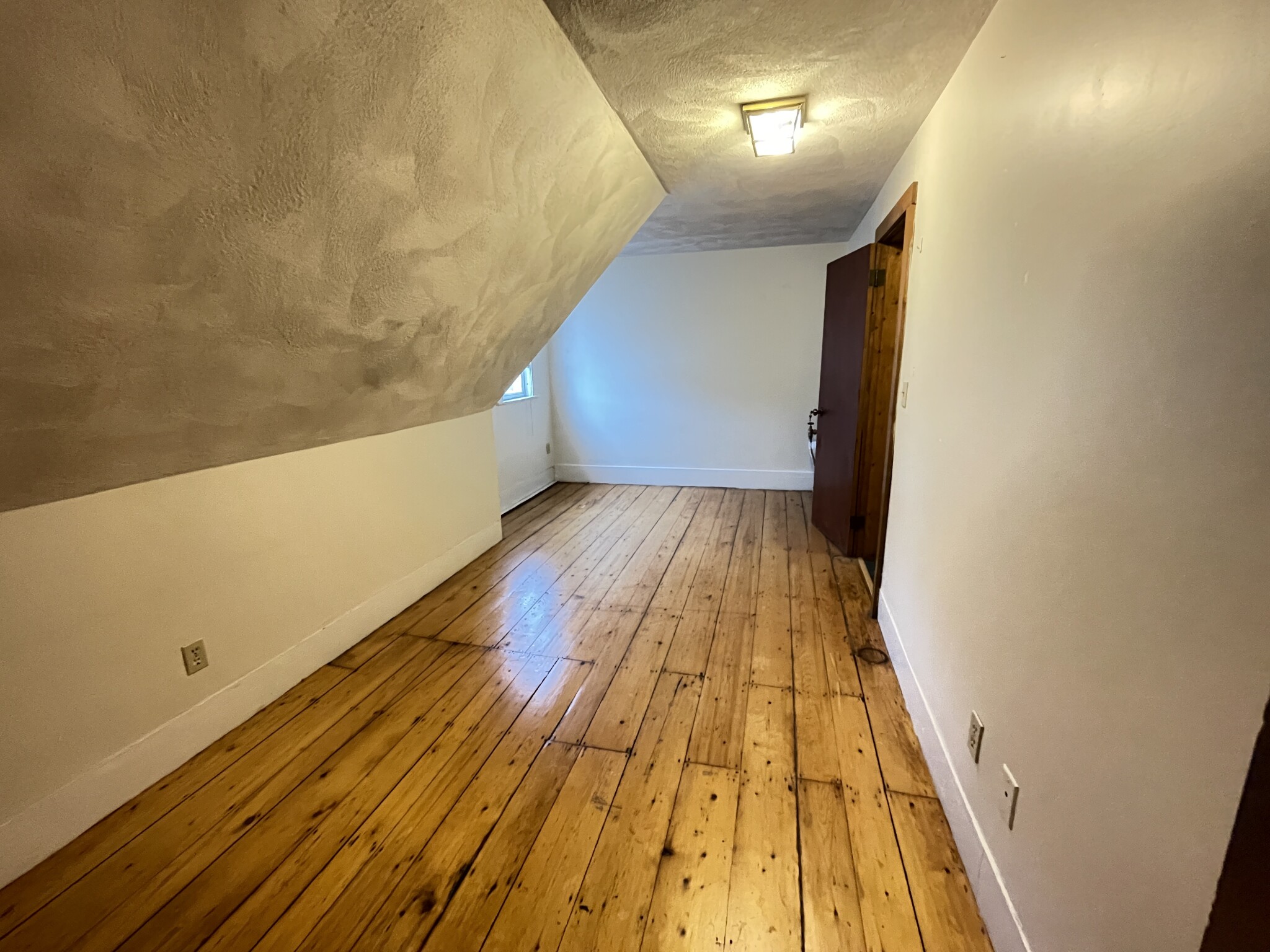 4 bed, 2 bath apartment for rent at 32 Foster St, Brighton — photo 6 of 17