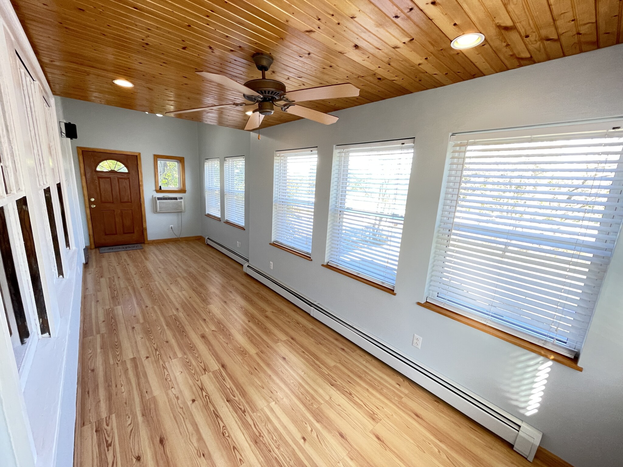 2 bed, 1 bath apartment for rent at 7 Riverview Rd Unit 2+ BED, Brighton — photo 3 of 26