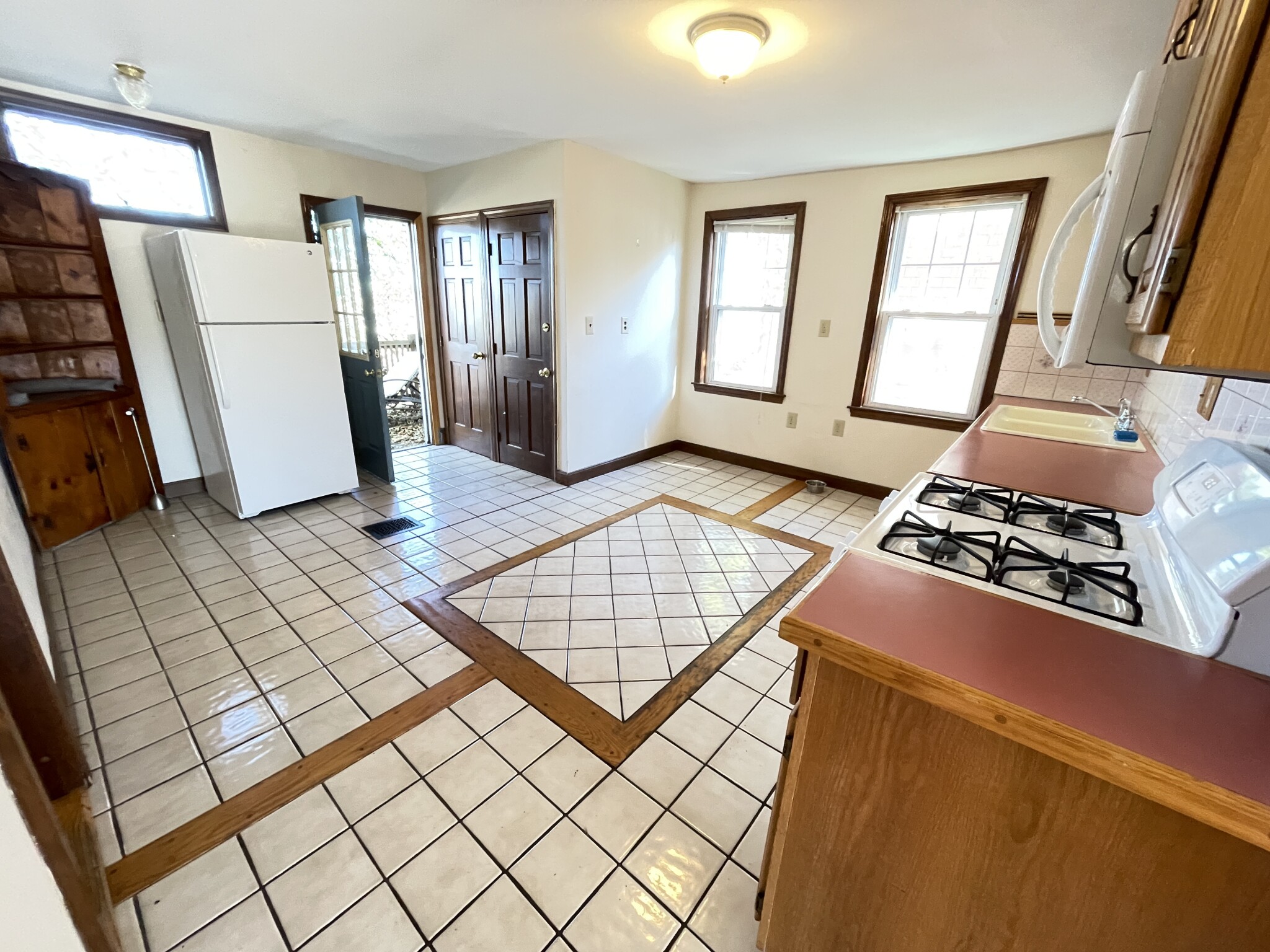 2 bed, 1 bath apartment for rent at 16 Sawyer Ter Unit 2, Allston — photo 7 of 14