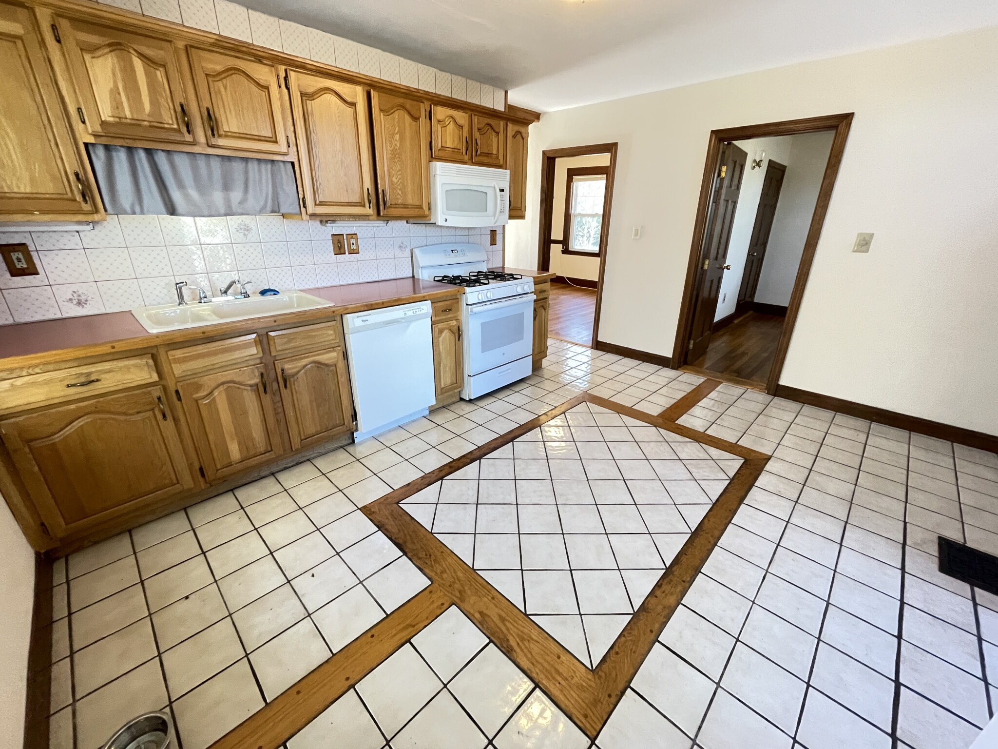 2 bed, 1 bath apartment for rent at 16 Sawyer Ter Unit 2, Allston — photo 6 of 14