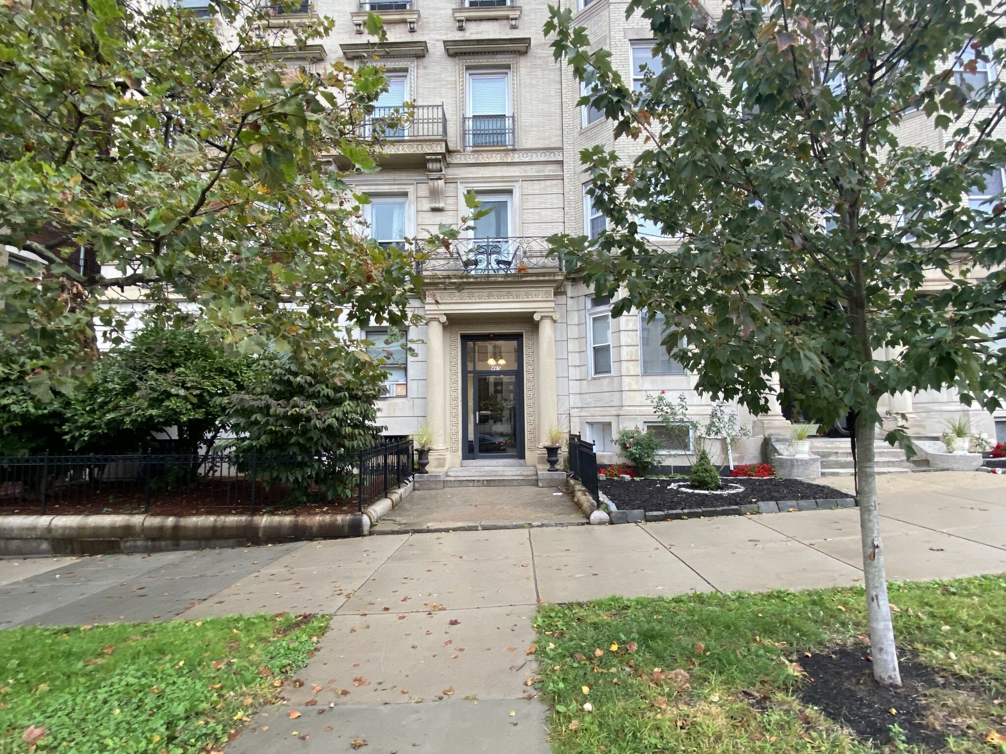 1 bed, 1 bath apartment for rent at 465 Park Dr Unit A, Fenway — photo 10 of 14