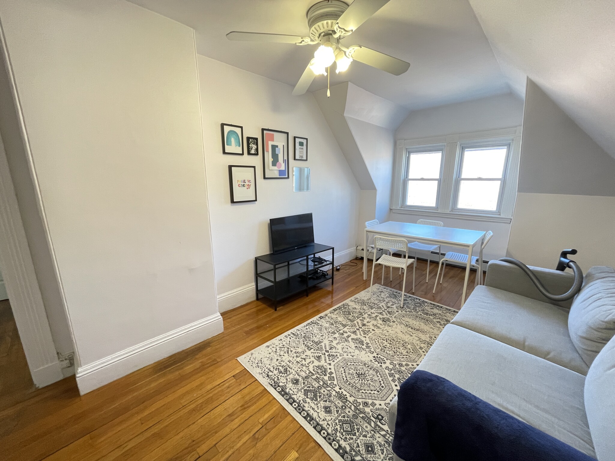 2 bed, 1 bath apartment for rent at 139 Winthrop Rd Unit 3, Washington Square — photo 6 of 16