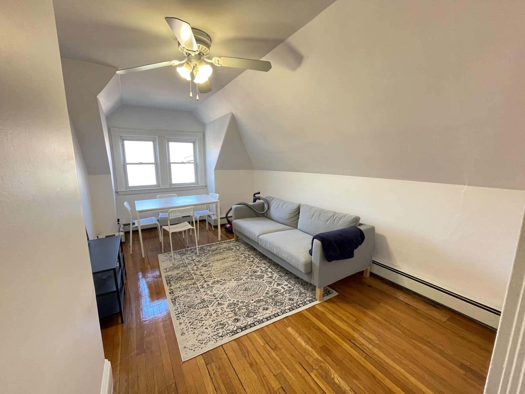 2 bed, 1 bath apartment for rent at 139 Winthrop Rd Unit 3, Washington Square