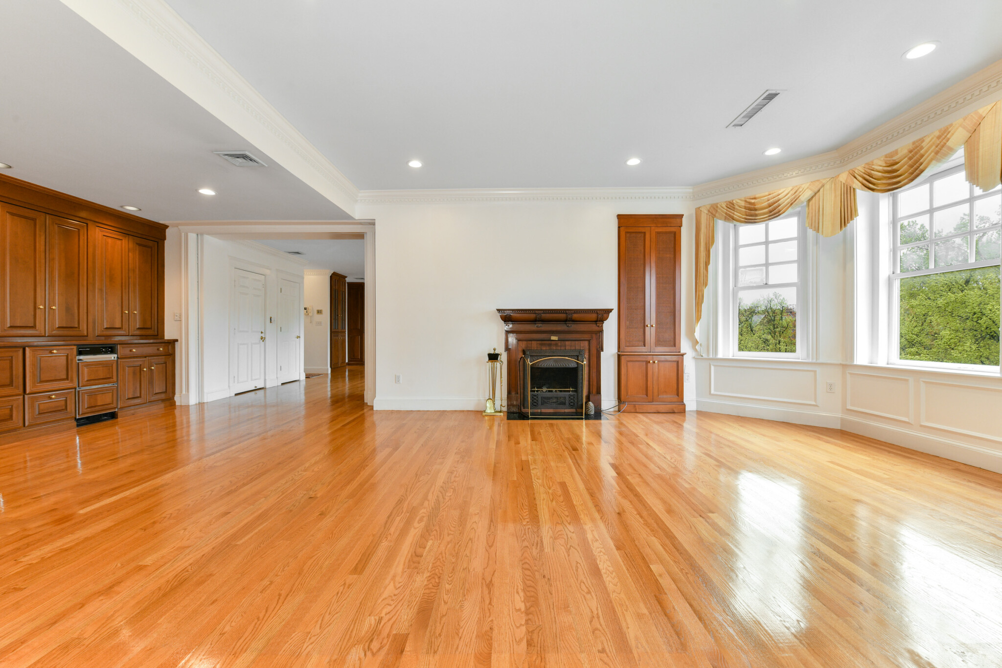 218 Commonwealth Ave, Back Bay