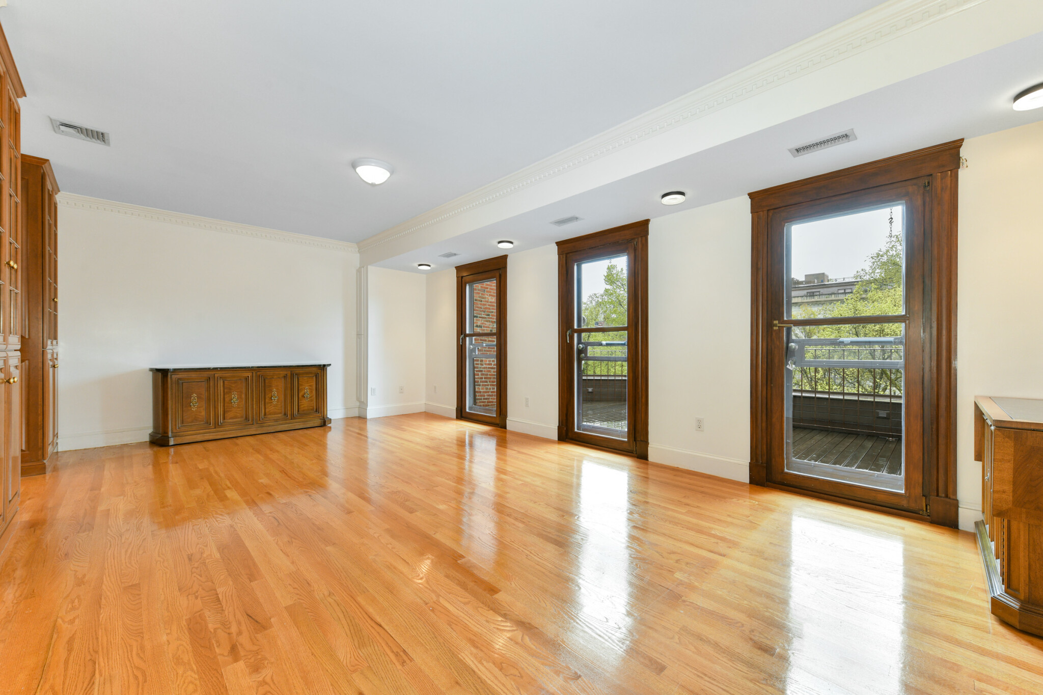 218 Commonwealth Ave, Back Bay