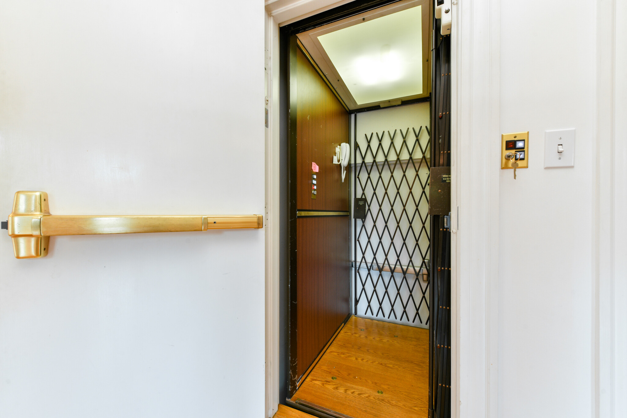 218 Commonwealth Ave, Back Bay