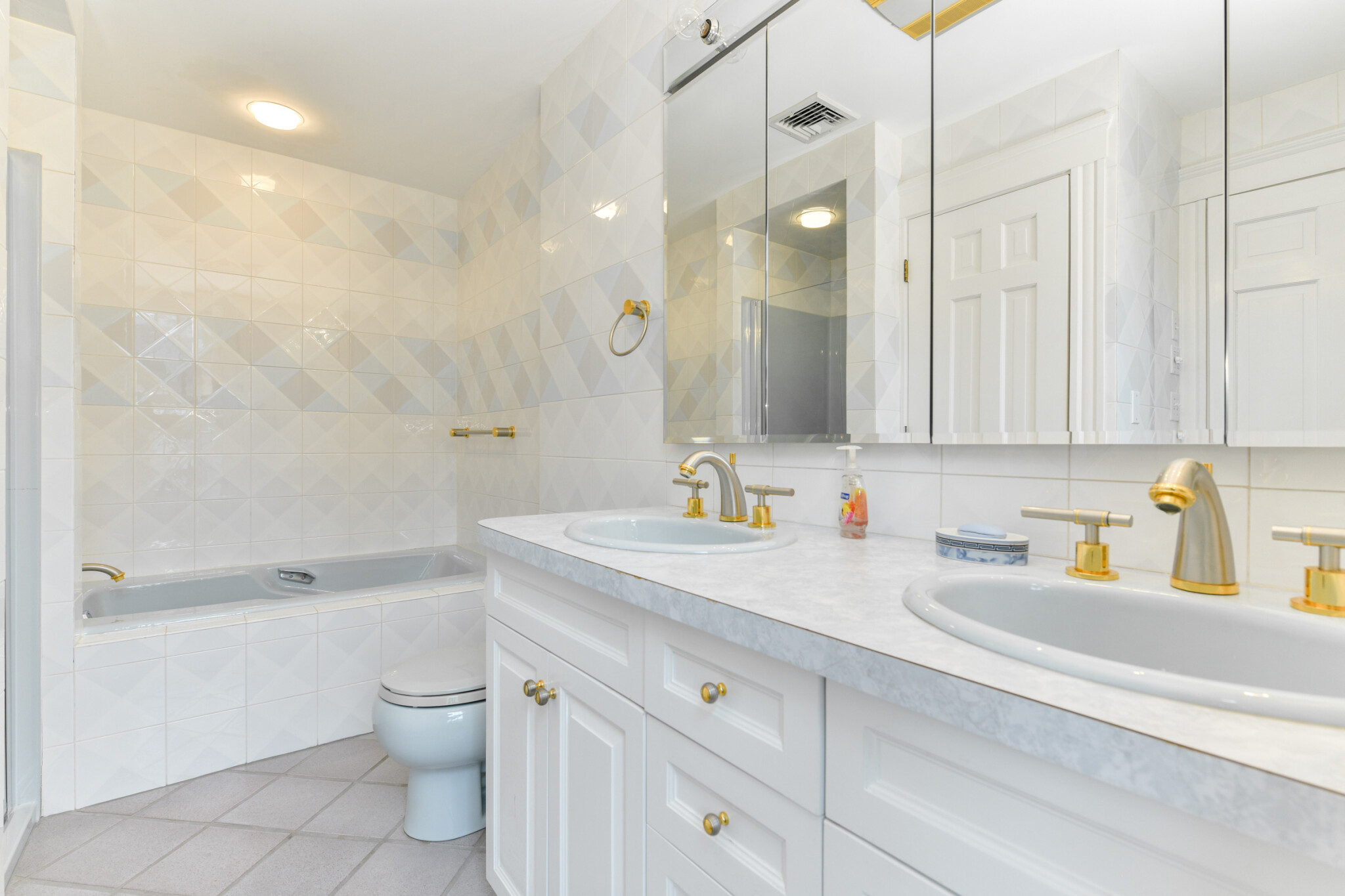 218 Commonwealth Ave, Back Bay