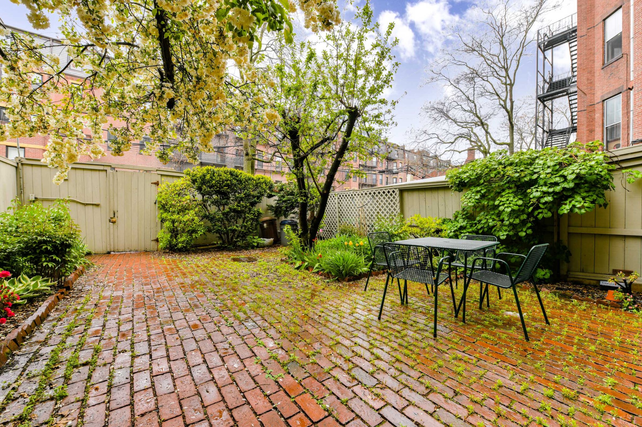 218 Commonwealth Ave, Back Bay