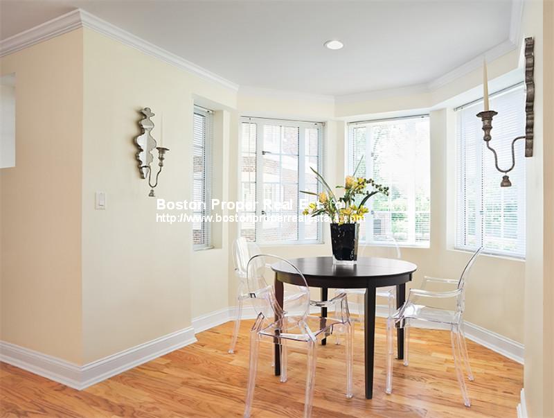 20 Chapel St, Longwood