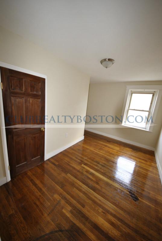 244 Kelton St, Allston