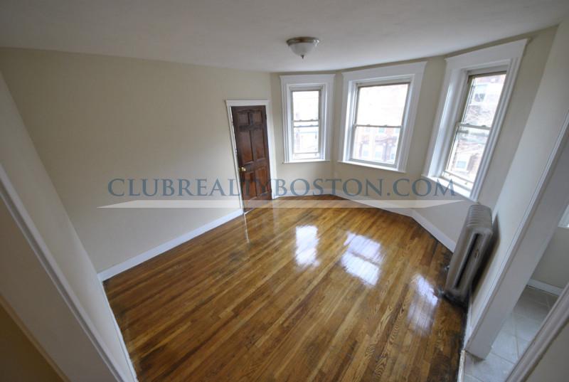 244 Kelton St, Allston