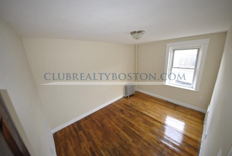 244 Kelton St, Allston