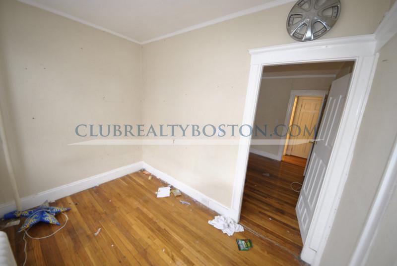 244 Kelton St, Allston