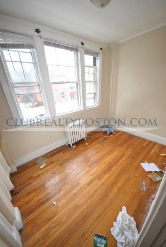 244 Kelton St, Allston