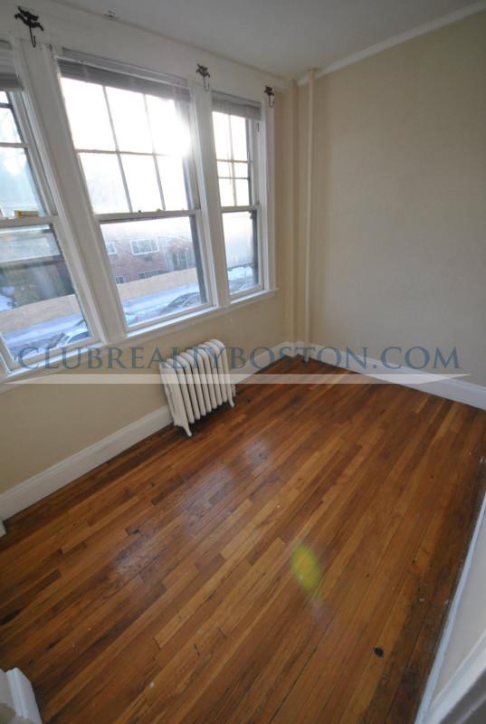 244 Kelton St, Allston